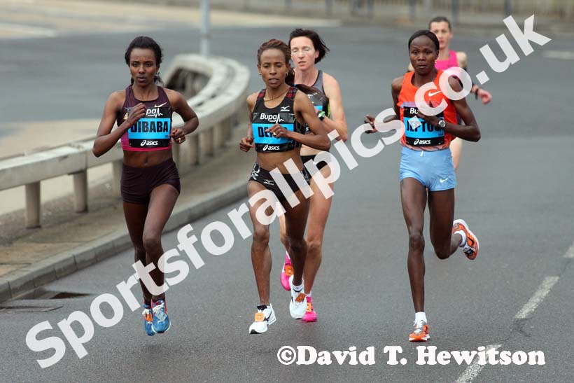 Tirunesh Dibaba, Meseret Defar and Priscah Jeptoo start to move away from the rest of the field in the BUPA Great North Run.